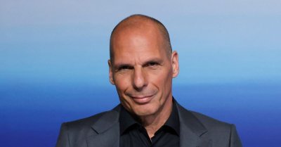 АБСУРД: Съдят Янис Варуфакис 