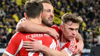 Дортмунд на колене в голово шоу