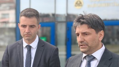 Двама са задържани за фалшивите документи, открити са менте лични карти и паспорти