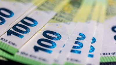 Бюджетът с 600 млн. евро дефицит