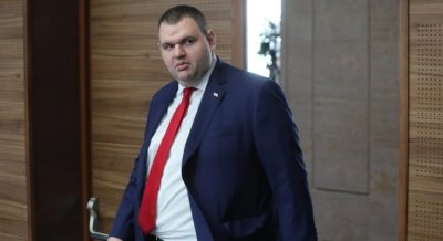 Пеевски внася законови промени за великденски добавки за пенсионерите