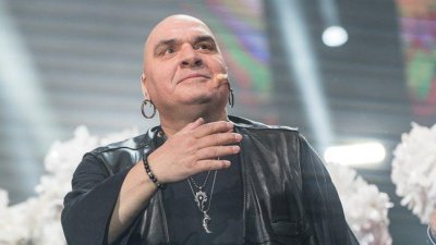 Абе хора вие полудяхте ли Постоянно ми звънят да ме