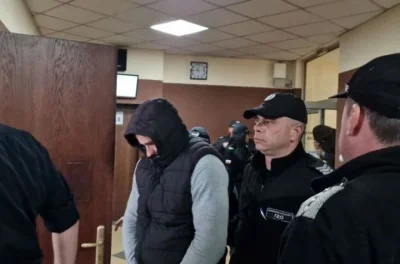 Оставиха в ареста полицаите, пребили до смърт крадец на колело