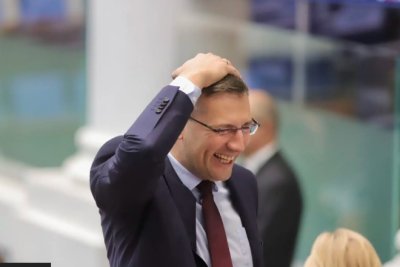 Анастасов възмутен: Няма правителство, хората бедстват в Близкия изток