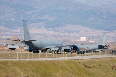 5 американски самолета излетяха от летище "Васил Левски" 