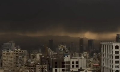 Черен дъжд заваля над Иран, СЗО предупреди хората да не излизат