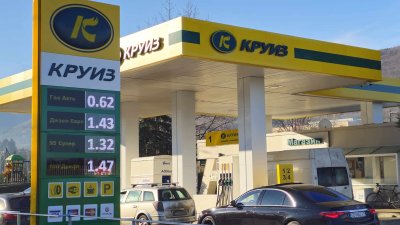 СТАВА СТРАШНО: Горивата поскъпват, никой не знае докога