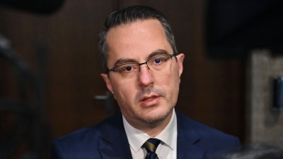 "Възраждане" се разцепи в Бургас, Цончо тича да оправя нещата