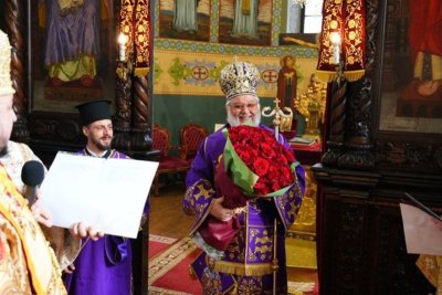 Старозагорският митрополит Киприан чукна 50 лазарника 