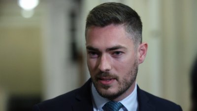 Още двама от ключовите лица на ПП се отказват от