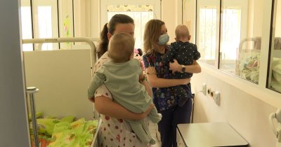 БРАВО: Намериха приемно семейство за изоставените близначета в столична болница