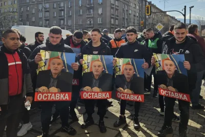 След борбата: И щангите на протест срещу президента на федерацията