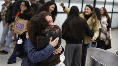 Продължава евакуацията на българи от Близкия изток