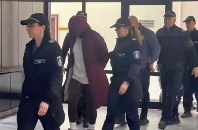 Съдът остави в ареста трима обвиняеми по дело за рекет и проституция в Банско (СНИМКА)