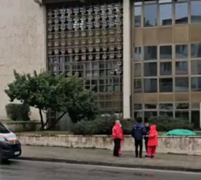 Трагедия: Преподавател полетя от Американския университет в Благоевград и издъхна 