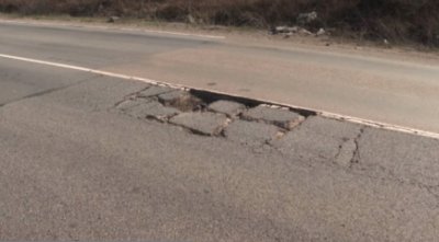 Дупка до дупка: Граждани блокираха главния път Мотнана- Враца