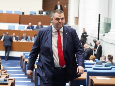 Пеевски сезира прокуратурата за "недопустима намеса" на МВР-шефа 