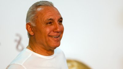 ФИФА прати Стоичков в Атина, нашият си разцъква на Акропола