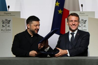 Макрон ще приеме Зеленски в Париж
