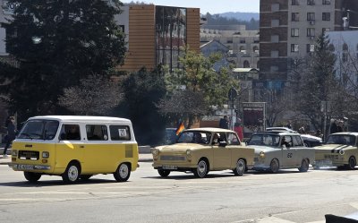 Еврото смени лева, трабантът е вечен: Стотици екземпляри шестваха по търновските улици (СНИМКИ)