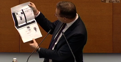 Станислав Анастасов показа дипломата на Емил Дечев, завършил е с 3.67