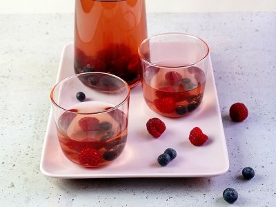 Шипкова лимонада с горски плодове