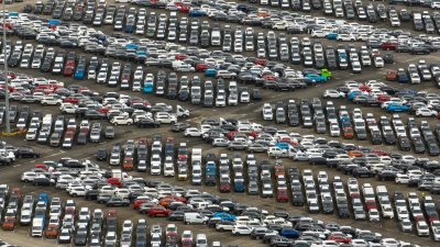 Българинът купува все по-малко нови коли