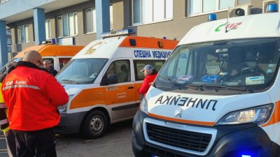 Шофьори на линейки протестираха отново заради фишове за скорост