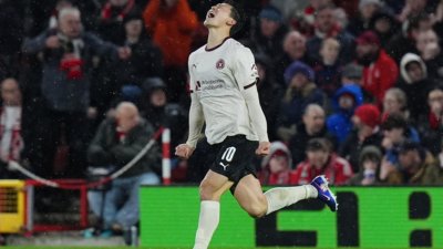 Мидтиланд потопи Нотингам в сълзи​​​​​