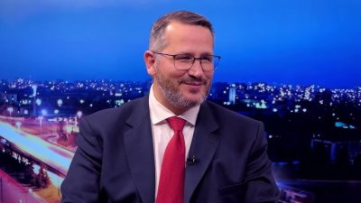 Ку-ку-Христанов отсвири депутатите, Данчо Цонев зове Йотова да го докара