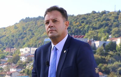 Кметът на Велико Търново призова политиците да не са партийци, а държавници