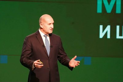 Само в Lupa.bg: Открадна ли Радев програмата на ПП отпреди 5 години?