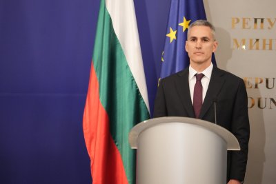 Гюров пак скача: Решението за Борда за мир е решение на един олигарх