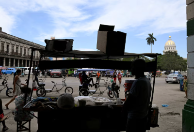 Пристигна помощ с лекарства и техника в Куба