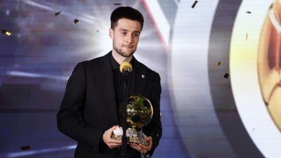 Лийдс поздрави Илия Груев