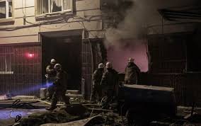 Истанбул: Газова експлозия изравни две сгради със земята 