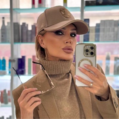 Есил Дюран по спешност в болница, вадят с пункция гной от главата й