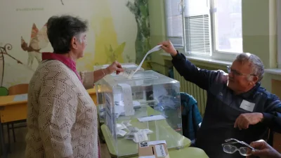 Регистрираха хиляди северномакедонци с български паспорти