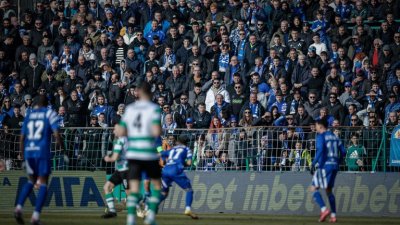 Само в Lupa.bg: Левски с опит да пробие играчи на Черно море, Караманджуков парирал с пликчета!