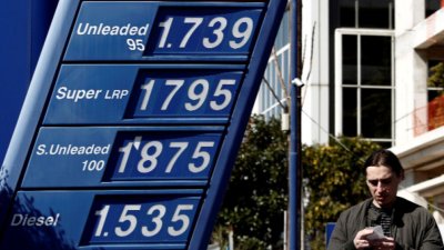 Гърците се запасяват с гориво