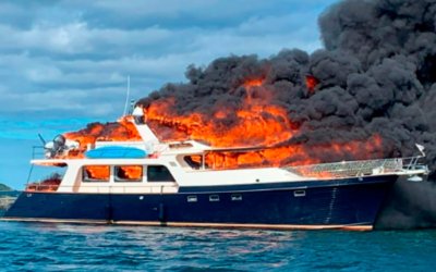 И богатите също плачат: Седем луксозни яхти изгоряха на пристанището в Бодрум