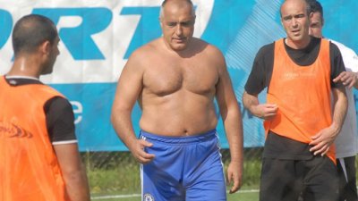 Бойко Борисов: Вдигам 150 от лежанка, имам мускули като на фотошоп (ВИДЕО)