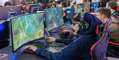 Защо играчите не могат да спрат да играят Clash of Clans