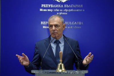 Министър Игнатов коментира има ли корпоративен вот в училищата