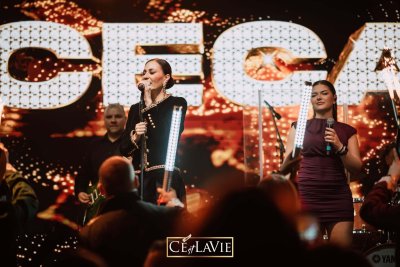 Цеца с исторически двоен концерт в София (Снимки)