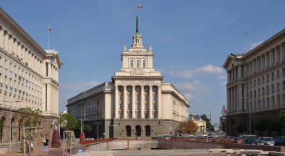 Парламентът прие удължителния закон за бюджета