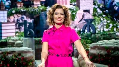 Имаме ли новина? Алекс Сърчаджиева изгря в булчинска рокля (СНИМКИ)