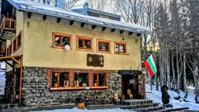 СКАНДАЛ: Изстрели, заплахи и барикада в хижа "Камен дел" на Витоша