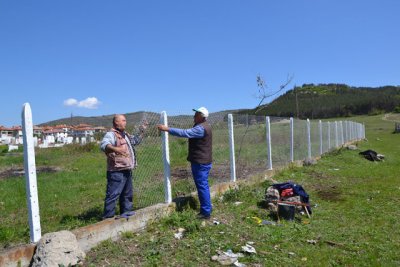 Момчилград изчисти гробищата за Великден