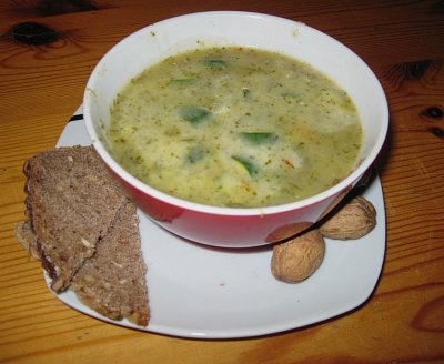 Супа от коприва с тиквички